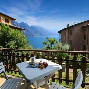 Discesa A With Terrace And Garden On Iseo Riva di Solto